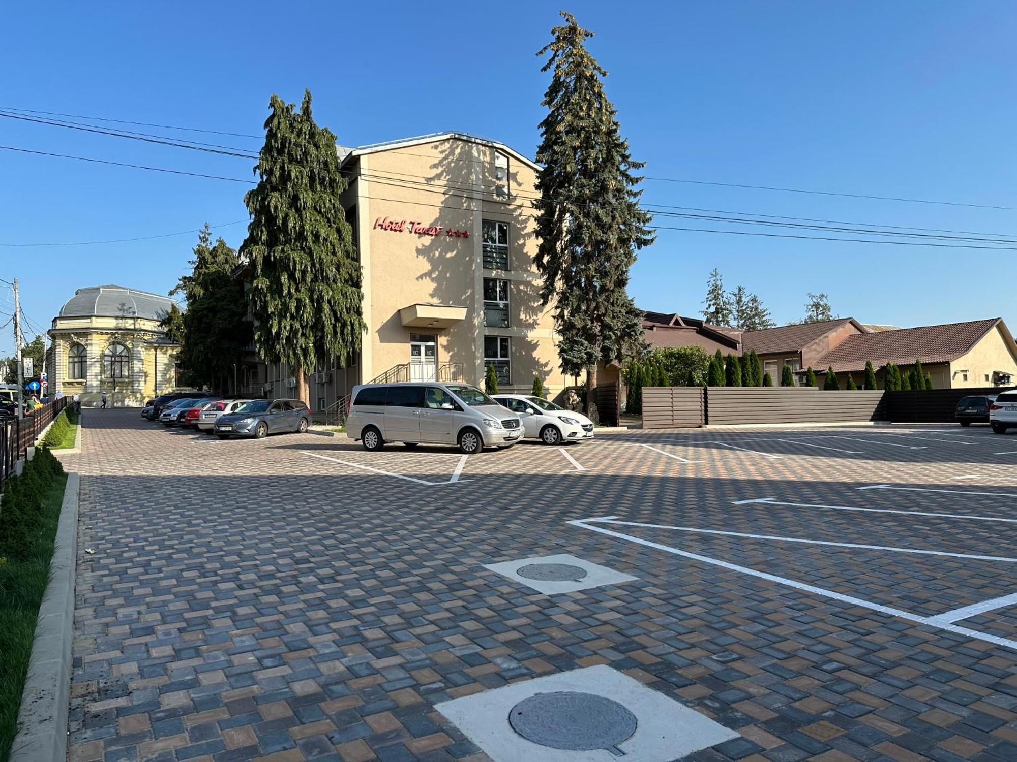 Hotel Turist Fălticeni Εξωτερικό φωτογραφία