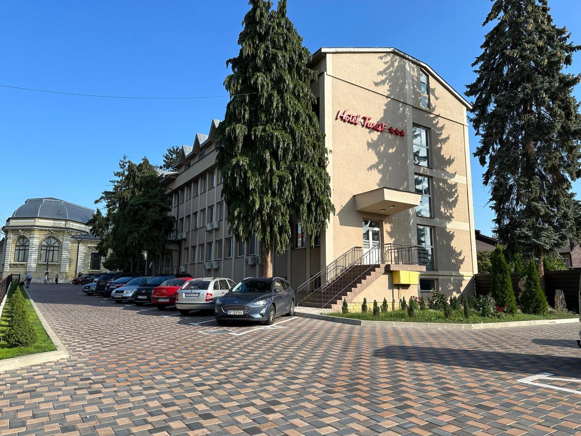 Hotel Turist Fălticeni Εξωτερικό φωτογραφία