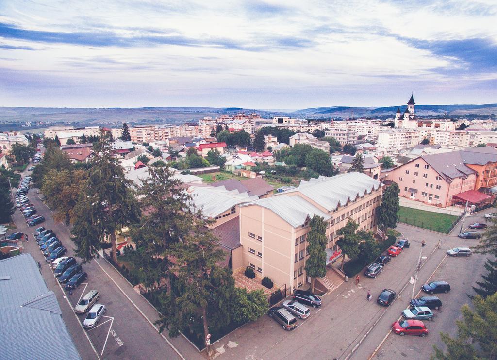 Hotel Turist Fălticeni Εξωτερικό φωτογραφία